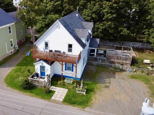 33 Pleasant Street, Parrsboro, NS 