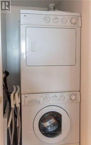 505 - 5500 Yonge Street, Toronto, ON - Indoor Photo Showing Laundry Room