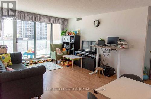 505 - 5500 Yonge Street, Toronto, ON - Indoor Photo Showing Living Room