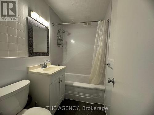 203 - 852 Broadview Avenue, Toronto, ON - Indoor Photo Showing Bathroom