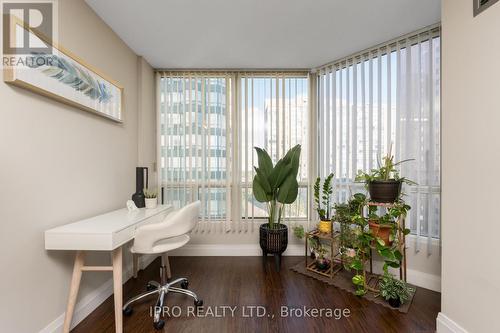 912 - 155 Hillcrest Avenue, Mississauga, ON - Indoor