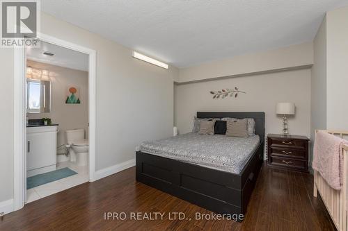 912 - 155 Hillcrest Avenue, Mississauga, ON - Indoor Photo Showing Bedroom