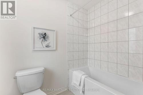 54 Crofting Crescent, Markham, ON - Indoor Photo Showing Bathroom