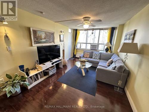 1613 - 370 Dixon Road, Toronto, ON - Indoor Photo Showing Living Room