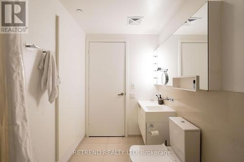 3311 - 45 Charles Street E, Toronto, ON - Indoor Photo Showing Bathroom