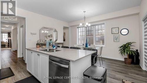 16 - 185 Bedrock Drive, Hamilton, ON - Indoor Photo Showing Kitchen With Double Sink