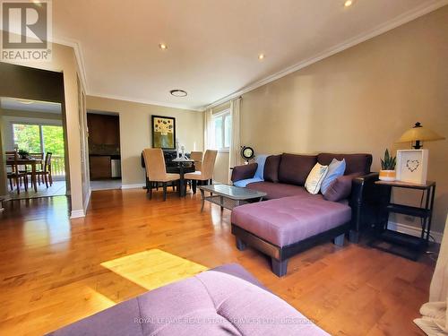 58 Mancroft Crescent, Brampton, ON - Indoor Photo Showing Living Room