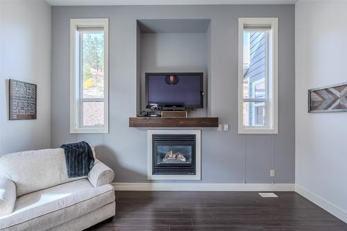 102-14395 Herron Road, Summerland, BC - Indoor Photo Showing Living Room With Fireplace