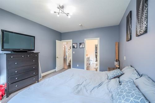 102-14395 Herron Road, Summerland, BC - Indoor Photo Showing Bedroom