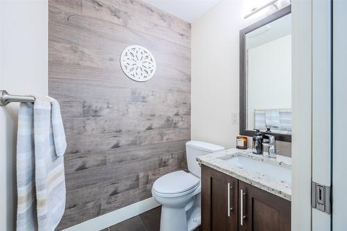 102-14395 Herron Road, Summerland, BC - Indoor Photo Showing Bathroom