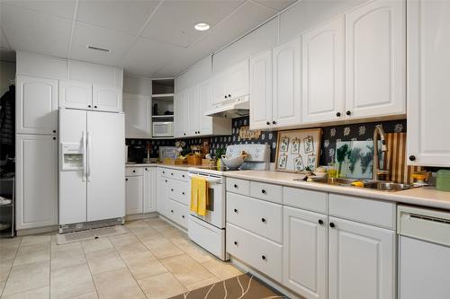 11935 Okanagan Centre Road, Lake Country, BC - Indoor Photo Showing Kitchen With Double Sink