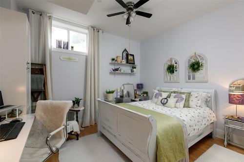 11935 Okanagan Centre Road, Lake Country, BC - Indoor Photo Showing Bedroom