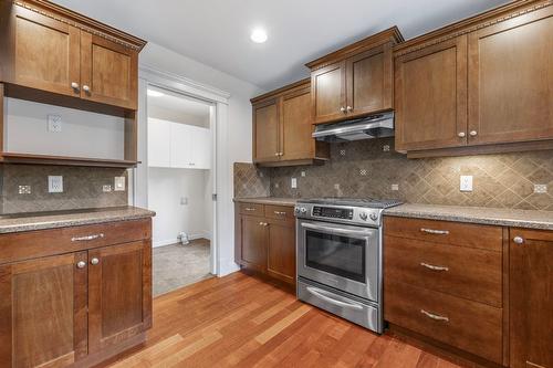 590 Arbor View Drive, Kelowna, BC - Indoor Photo Showing Kitchen