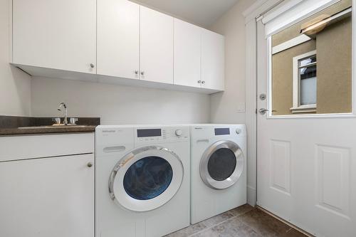 590 Arbor View Drive, Kelowna, BC - Indoor Photo Showing Laundry Room