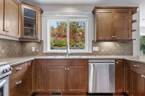 590 Arbor View Drive, Kelowna, BC - Indoor Photo Showing Kitchen With Double Sink