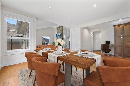 590 Arbor View Drive, Kelowna, BC - Indoor Photo Showing Living Room