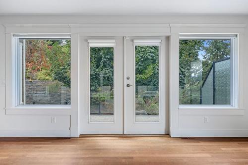 590 Arbor View Drive, Kelowna, BC - Indoor Photo Showing Other Room