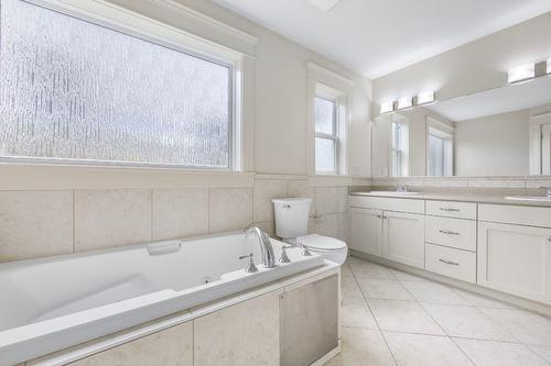 590 Arbor View Drive, Kelowna, BC - Indoor Photo Showing Bathroom