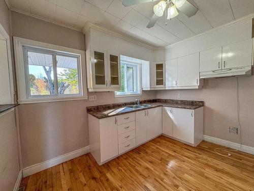 Kitchen - 132 Rue Principale, Grenville, QC - Indoor Photo Showing Kitchen With Double Sink