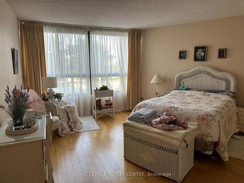 509-1300 Bloor St, Mississauga, ON - Indoor Photo Showing Bedroom