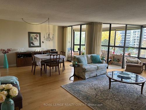 509-1300 Bloor St, Mississauga, ON - Indoor Photo Showing Living Room