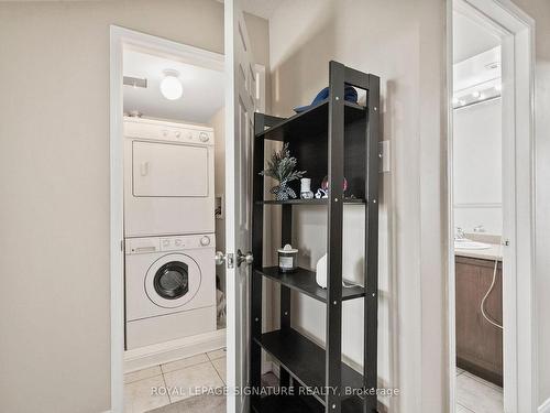 114-4950 Winston Churchill Blvd E, Mississauga, ON - Indoor Photo Showing Laundry Room