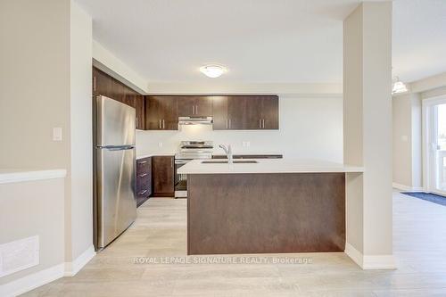 114 Laguna Village Cres, Hamilton, ON - Indoor Photo Showing Kitchen With Double Sink