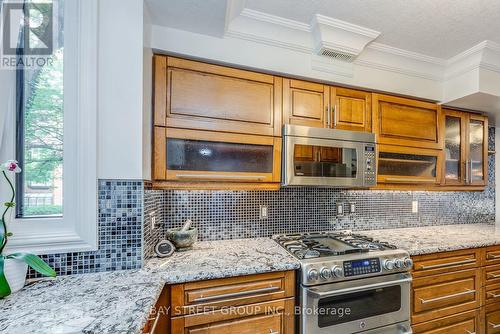 Bsmt - 217 Mutual Street, Toronto, ON - Indoor Photo Showing Kitchen With Upgraded Kitchen