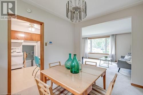 368 East Side Crescent, Burlington, ON - Indoor Photo Showing Dining Room