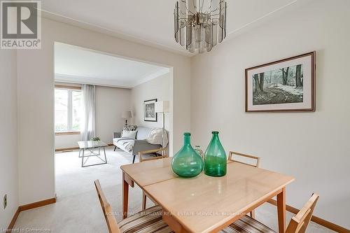 368 East Side Crescent, Burlington, ON - Indoor Photo Showing Dining Room