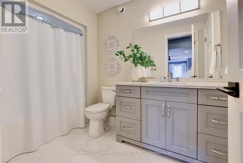 48 Palomino Drive, Hamilton, ON - Indoor Photo Showing Bathroom