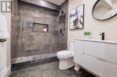 48 Palomino Drive, Hamilton, ON - Indoor Photo Showing Bathroom