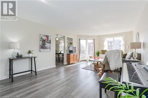 215 Scotland Street Unit# 306, Fergus, ON - Indoor Photo Showing Living Room