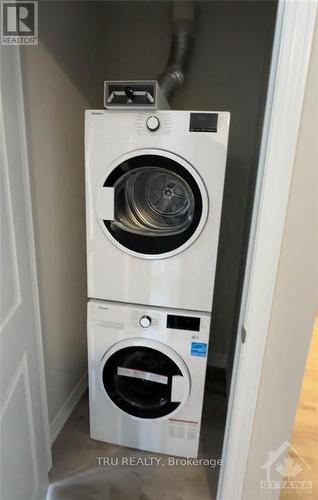 419 - 397 Codd'S Road, Ottawa, ON - Indoor Photo Showing Laundry Room