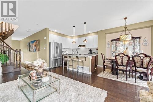 559 Radiant Private, Kanata, ON - Indoor Photo Showing Living Room