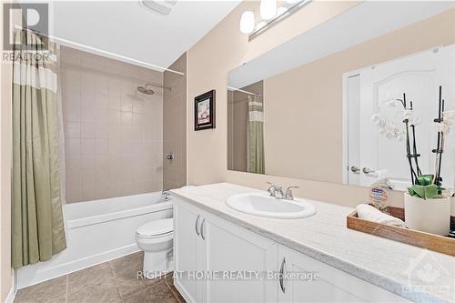 559 Radiant Private, Kanata, ON - Indoor Photo Showing Bathroom