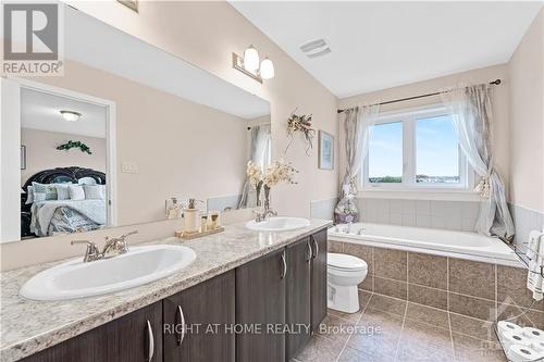 559 Radiant Private, Kanata, ON - Indoor Photo Showing Bathroom