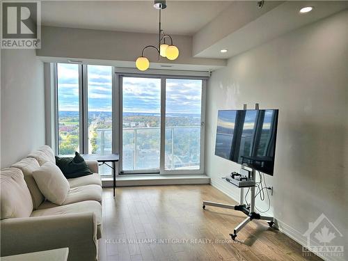 3103 - 805 Carling Avenue, Ottawa, ON - Indoor Photo Showing Living Room