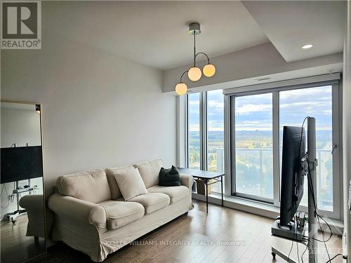 3103 - 805 Carling Avenue, Ottawa, ON - Indoor Photo Showing Living Room