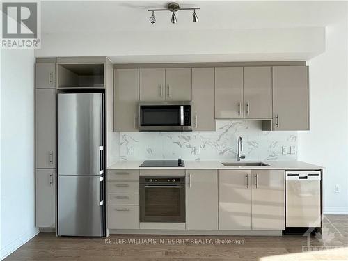 3103 - 805 Carling Avenue, Ottawa, ON - Indoor Photo Showing Kitchen