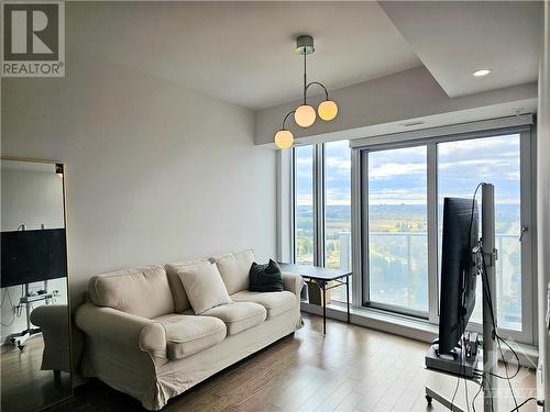 805 Carling Avenue Unit#3103, Ottawa, ON - Indoor Photo Showing Living Room