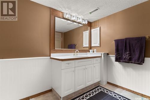 324 Ford Street, Bethune, SK - Indoor Photo Showing Bathroom