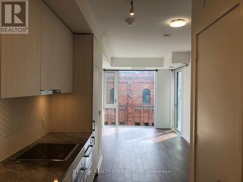 302 - 158 Front Street E, Toronto, ON - Indoor Photo Showing Kitchen