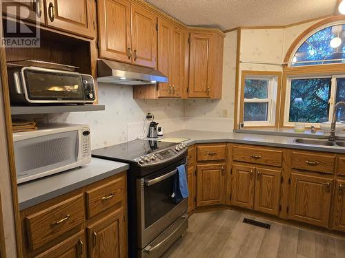 273 N Blackburn Road, Prince George, BC - Indoor Photo Showing Kitchen