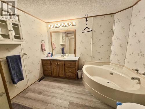 273 N Blackburn Road, Prince George, BC - Indoor Photo Showing Bathroom