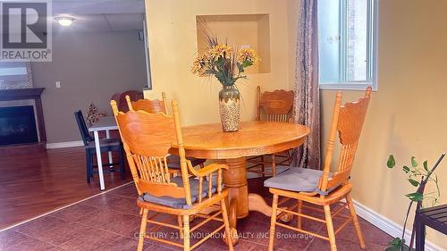 19 Everglades Court, Richmond Hill, ON - Indoor Photo Showing Dining Room