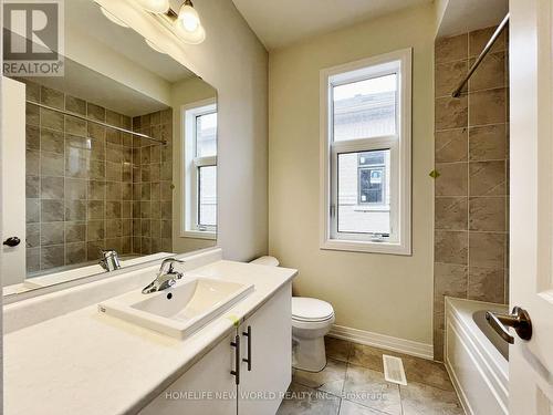 26 Millman Lane, Richmond Hill, ON - Indoor Photo Showing Bathroom