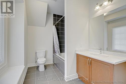 67 Menotti Drive, Richmond Hill, ON - Indoor Photo Showing Bathroom