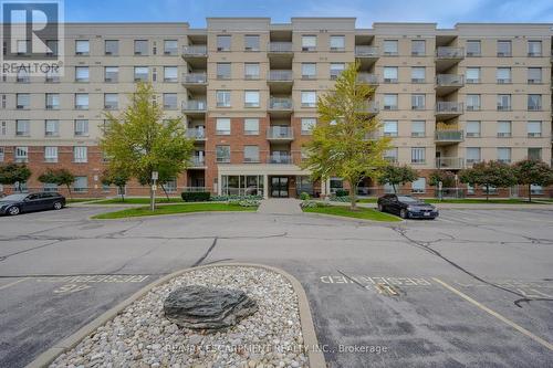 209 - 5070 Fairview Street, Burlington, ON - Outdoor With Balcony With Facade