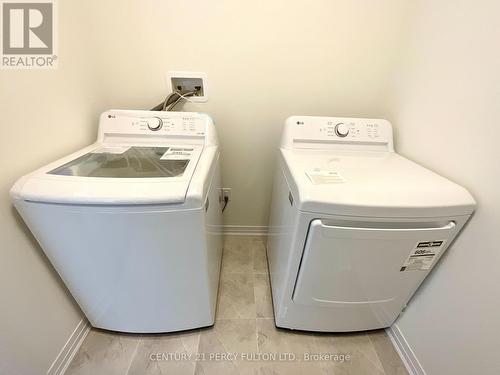 242 Port Crescent, Welland, ON - Indoor Photo Showing Laundry Room